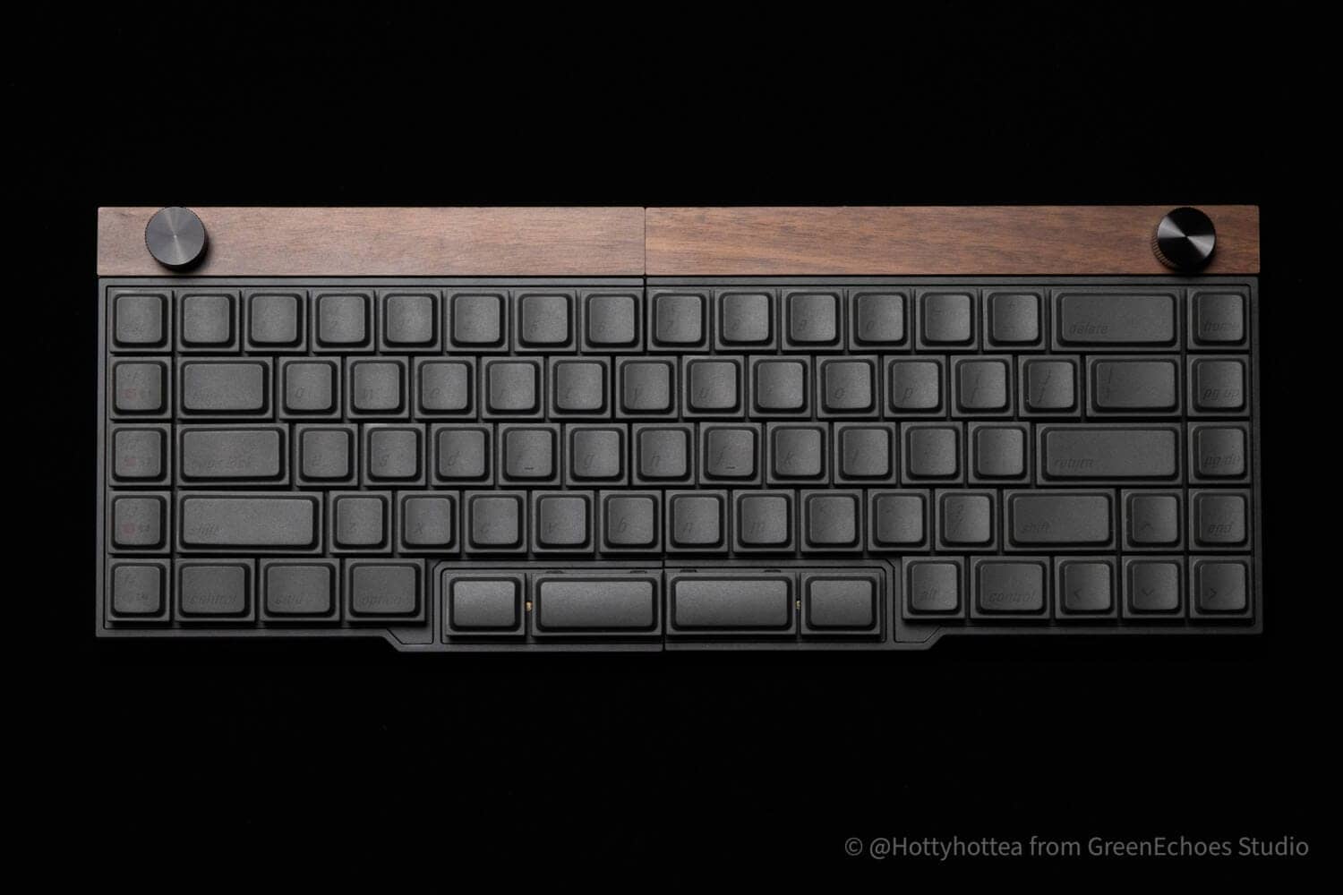 JezailFunder Jiffy75 (SP75) Advance Review|Easy-to-use left-right split 75% keyboard with low switching costs 1 P1093661