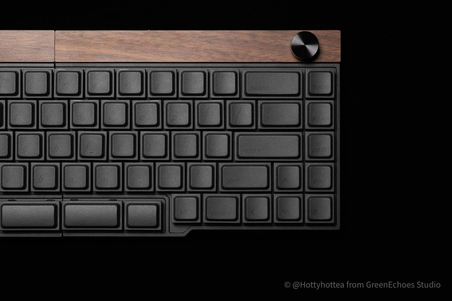 JezailFunder Jiffy75 (SP75) Advance Review|Easy-to-use left-right split 75% keyboard with low switching costs 34 P1093664