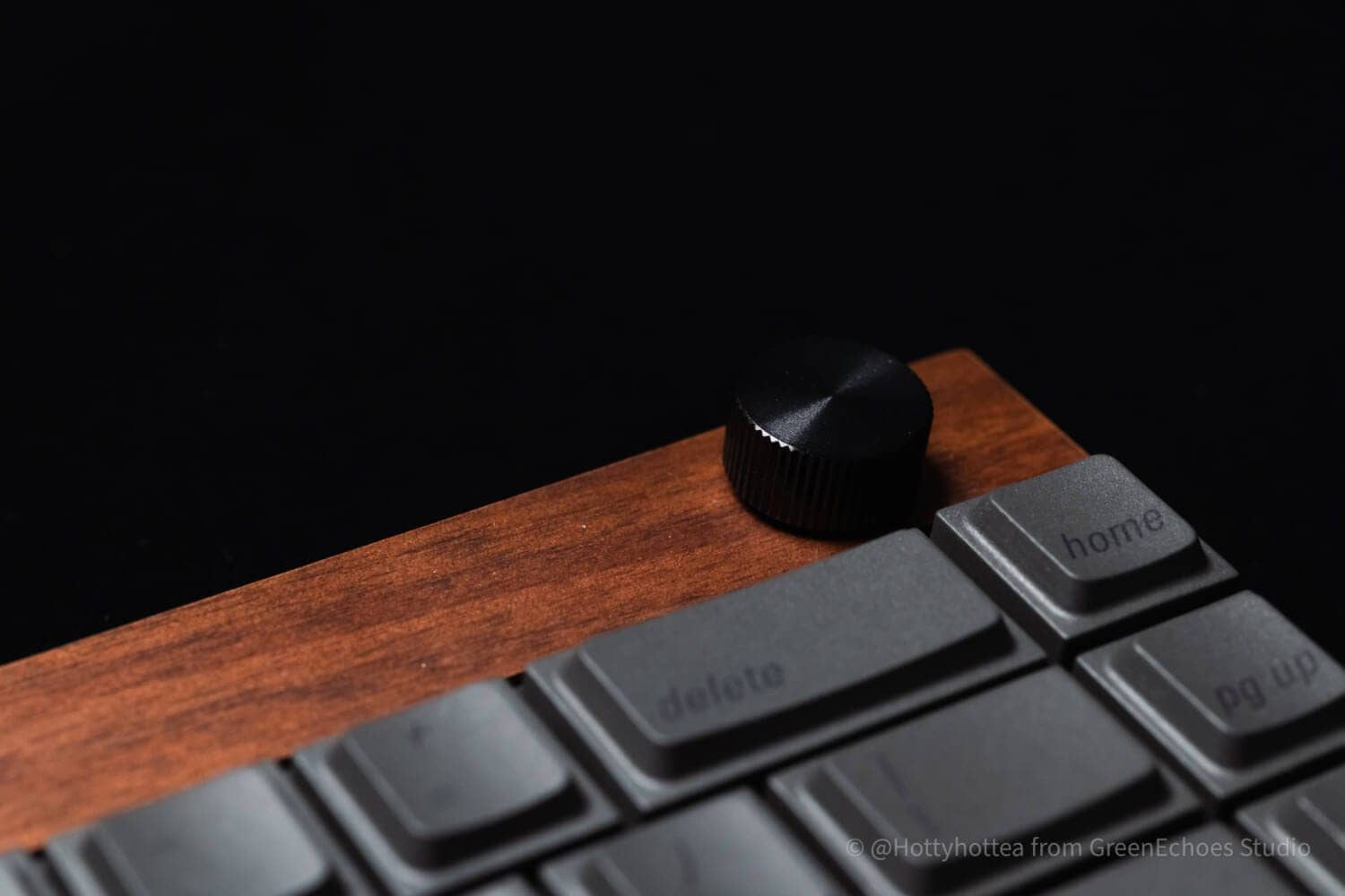 JezailFunder Jiffy75 (SP75) Advance Review|Easy-to-use left-right split 75% keyboard with low switching costs 23 P1093670