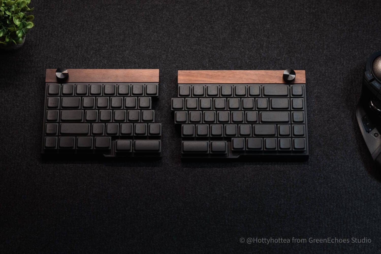 JezailFunder Jiffy75 (SP75) Advance Review|Easy-to-use left-right split 75% keyboard with low switching costs 28 P1093709