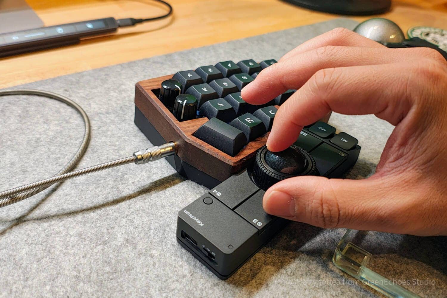 Nape Proプロトタイプ先行レビュー|持ち運びできる小型トラックボールの真価に迫る 67 NapePro 81