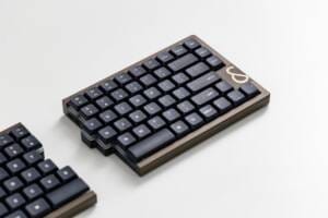 静電容量無接点　分割　キーボード　Cone Cornix LP 無線 分割キーボード アルミ筐体 Bluetooth対応 ロー