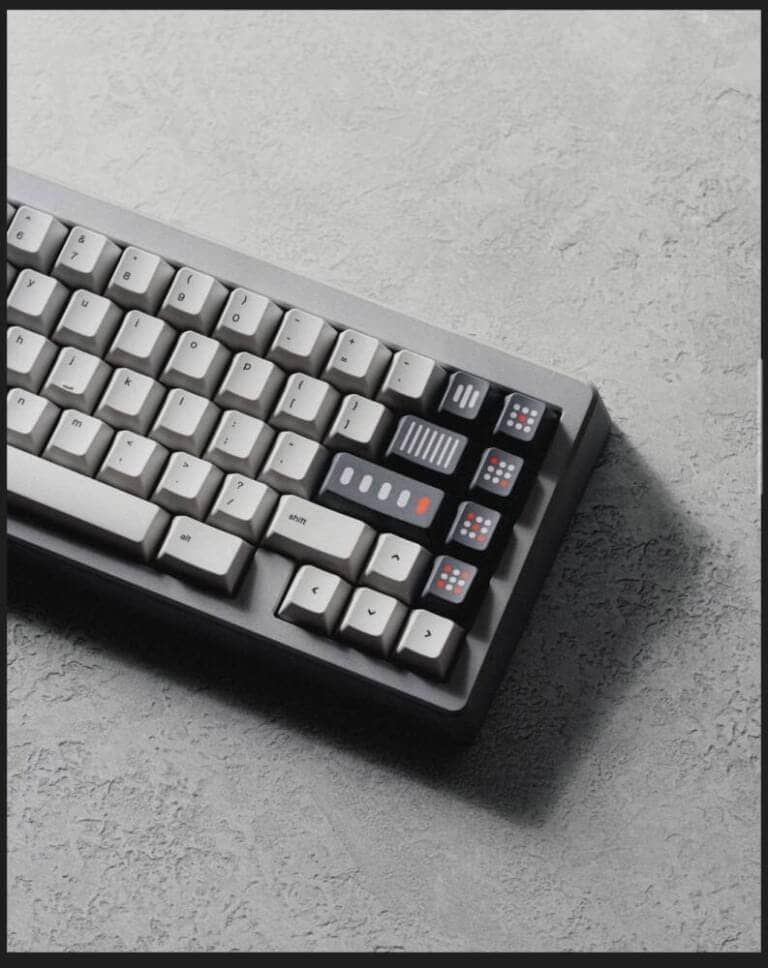 HHqMeovWIAEt EX